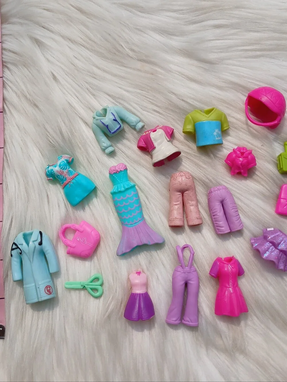 Polly Pocket Lot 6 Figures Mini Dolls Clothing Clothes Accessories y2k - modern